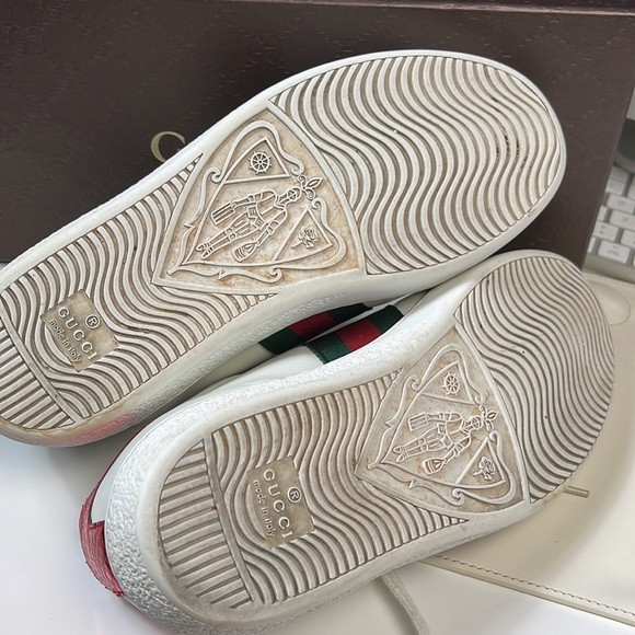 ‼️‼️‼️SOLD‼️‼️‼️Gucci Ace Sneaker with embroidered bee size 36 women sneaker - Picture 8 of 11
